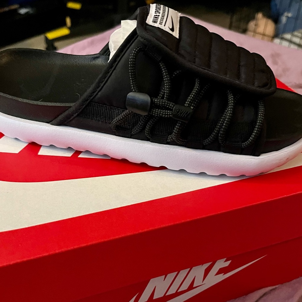 Nike Asuna Slide Sandals
